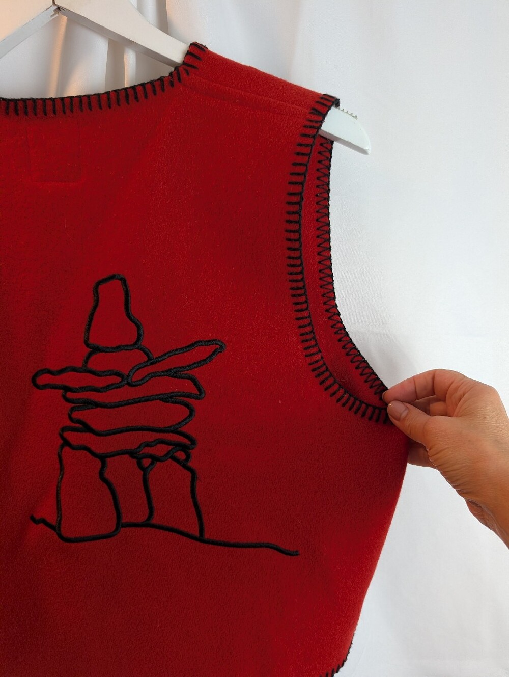 Vintage Ivalu Red Wool Vest Inuit Art Button | Made in Canada | Whipstitch Trim - Picture 7 of 9